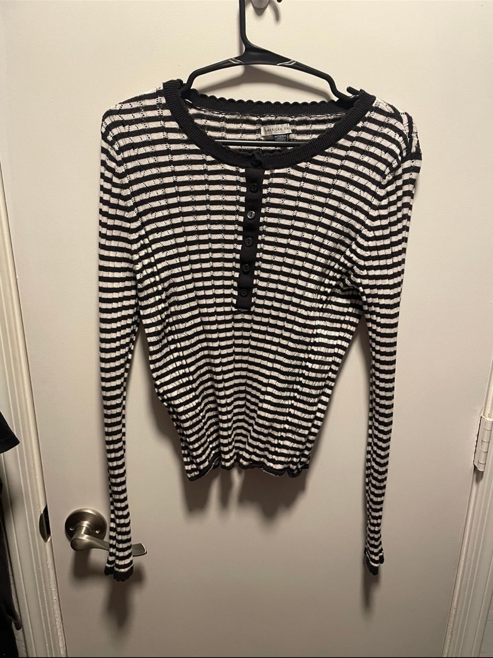 American Eagle women’s black and white striped long sleeve top XL